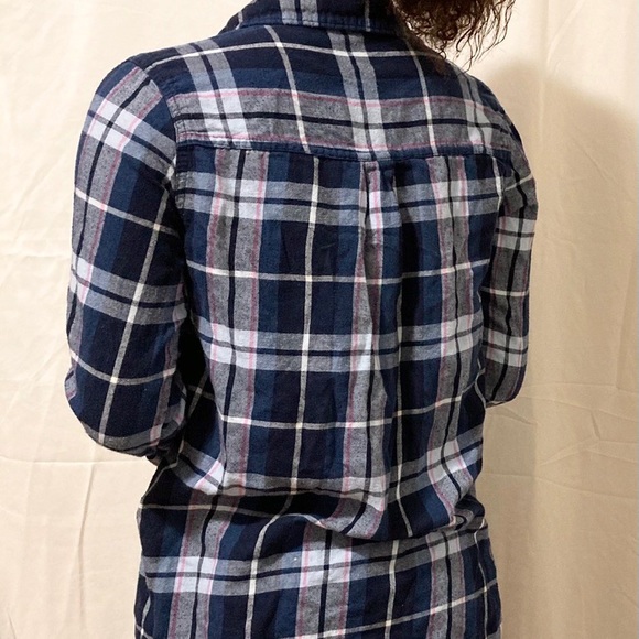 ✨Cool Tone Old Navy Flannel✨ - Picture 2 of 4